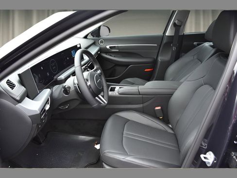 New 2026 Hyundai Sonata Limited FWD image 10