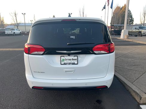 New 2026 Chrysler Voyager LX FWD image 8