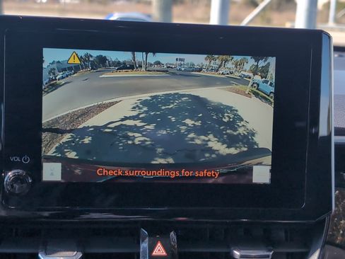 Certified 2024 Toyota Corolla Cross XLE image 25