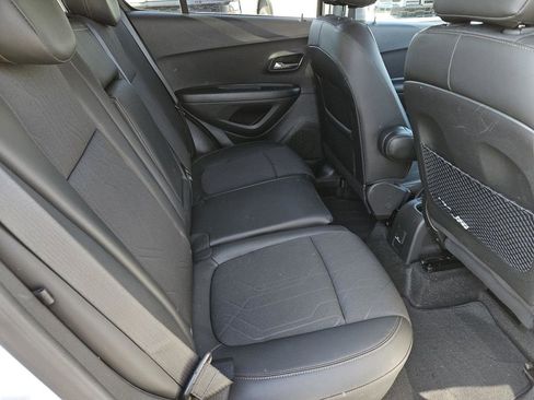 Used 2022 Chevrolet Trax LT w/ LT Convenience Package image 36