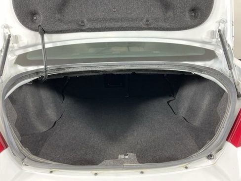 Used 2014 Dodge Avenger SE image 23