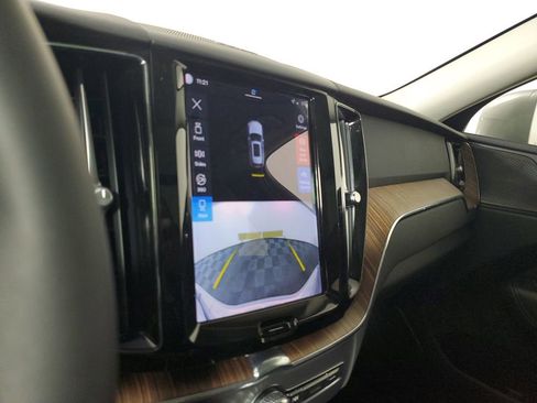 Certified 2023 Volvo XC60 B5 Plus w/ Protection Package Premier image 31