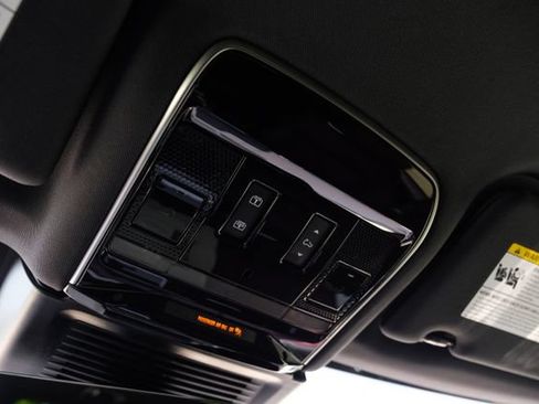 New 2026 Land Rover Range Rover SE AWD/4WD image 32