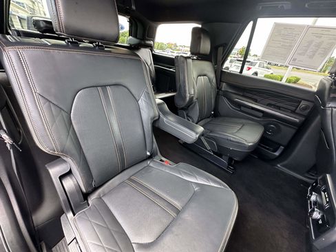Used 2023 Ford Expedition Platinum AWD/4WD image 22