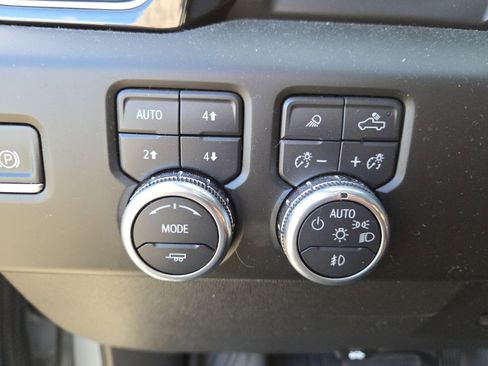 Used 2025 GMC Sierra 2500 Denali Ultimate image 6