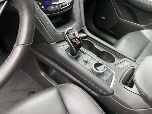 Used 2025 Cadillac XT6 Premium Luxury image 12