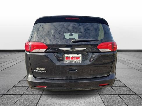 Used 2024 Chrysler Voyager LX FWD image 6