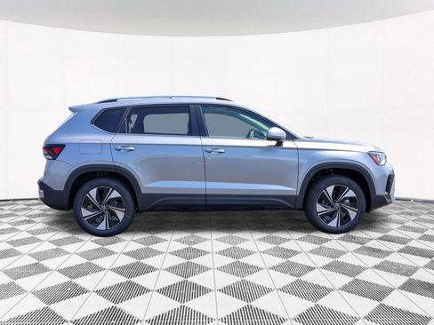 New 2025 Volkswagen Taos SE image 11