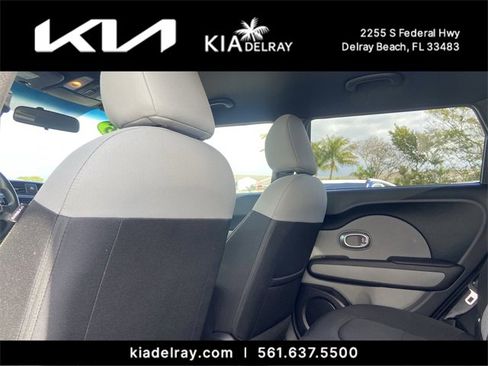 Used 2016 Kia Soul + image 14