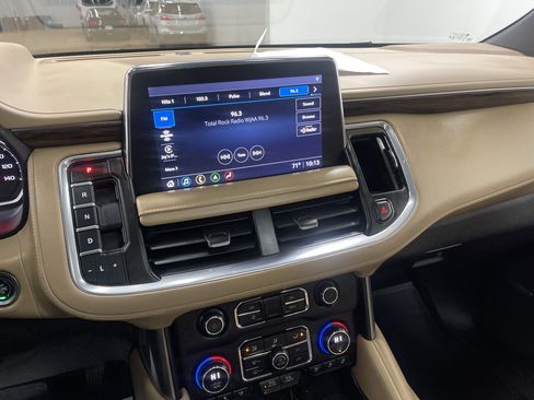 Used 2021 Chevrolet Tahoe Premier w/ Premium Package image 29