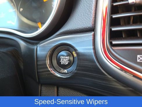 Used 2019 Jeep Grand Cherokee Laredo image 29