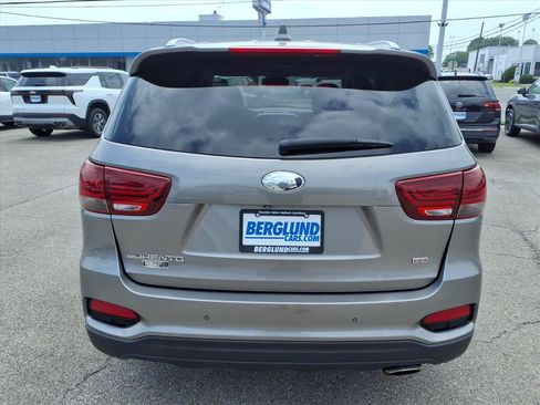 Used 2019 Kia Sorento AWD w/ LX Convenience Package image 5