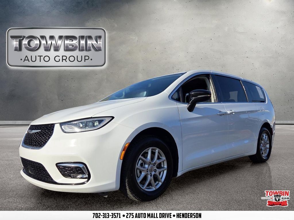Used 2024 Chrysler Pacifica Touring-L FWD image 1