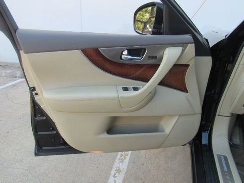 Used 2014 INFINITI QX70 2WD w/ Premium Package image 14