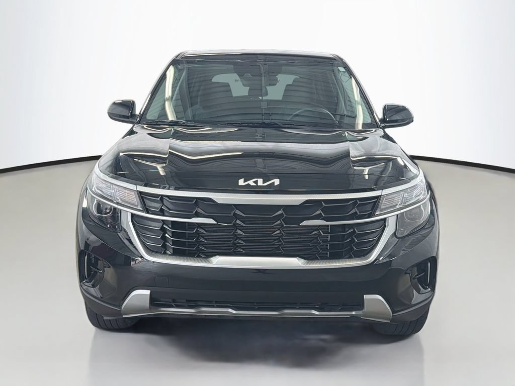 Used 2024 Kia Seltos LX AWD/4WD image 2