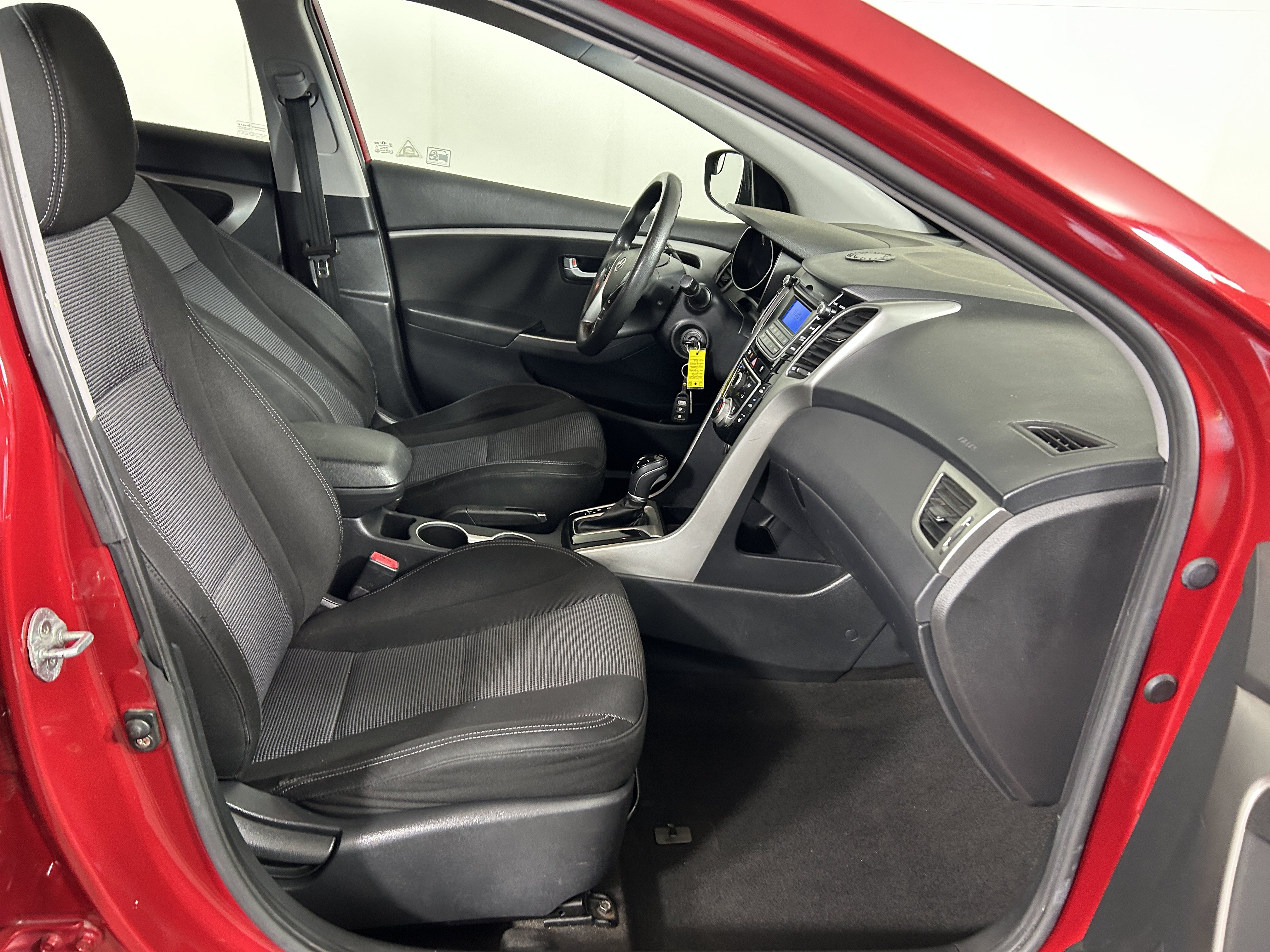 Used 2016 Hyundai Elantra GT FWD image 26