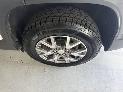 Certified 2022 GMC Acadia SLT FWD image 40