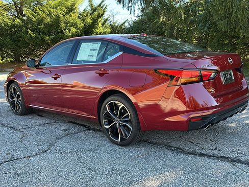 New 2025 Nissan Altima 2.5 SR image 7