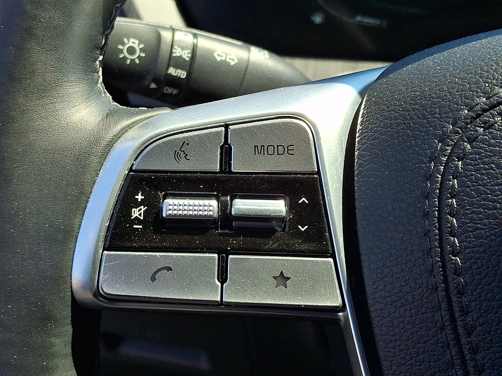 Used 2024 Kia Telluride EX AWD/4WD image 25