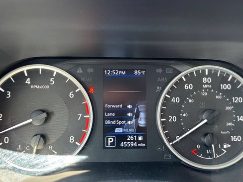 Used 2025 Nissan Sentra S FWD image 39