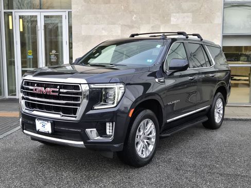 Used 2023 GMC Yukon SLT image 1