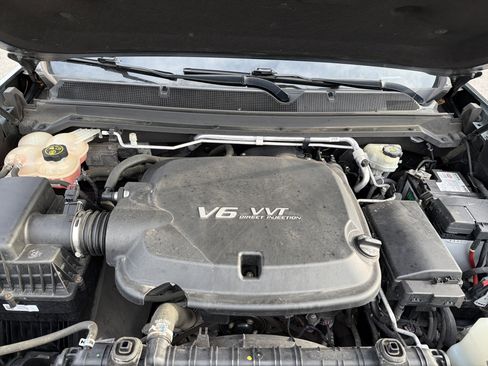 Used 2017 GMC Canyon SLT w/ Driver Alert Package image 10