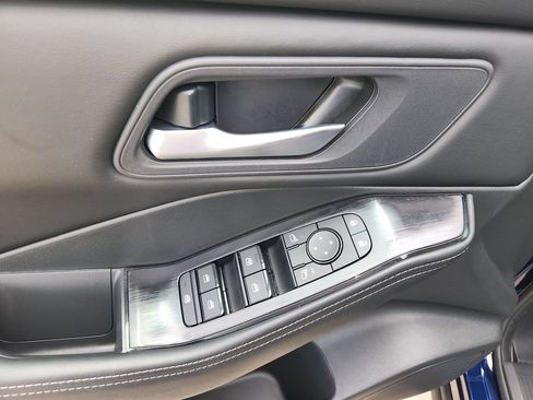 Used 2026 Nissan Rogue SV FWD image 29