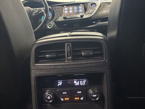 Used 2017 Buick Envision Essence AWD/4WD image 36