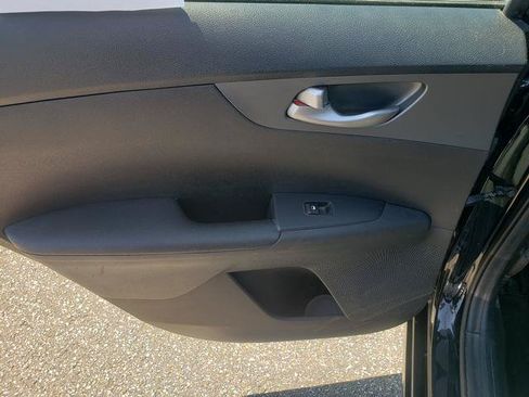 Used 2020 Kia Forte LXS FWD image 13