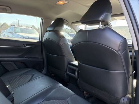Used 2022 Toyota Camry SE FWD image 17