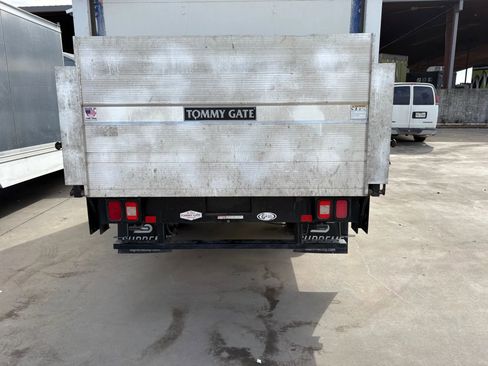 Used 2017 Chevrolet Express 3500 image 7