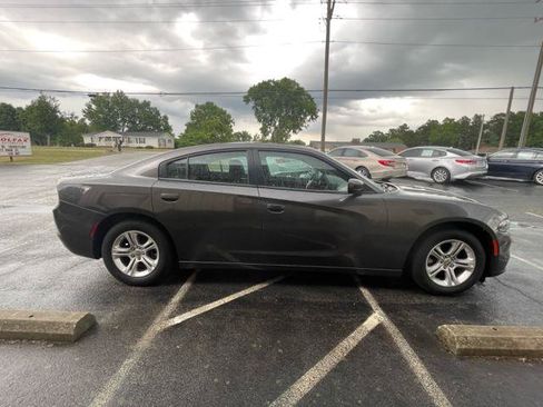Used 2022 Dodge Charger SXT RWD image 5