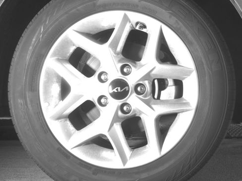 Used 2025 Nissan Rogue SV image 13