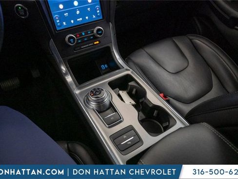 Used 2022 Ford Edge Titanium image 14