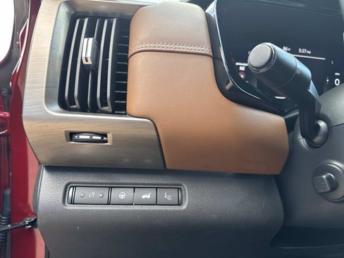 Used 2023 Nissan Pathfinder Platinum image 30