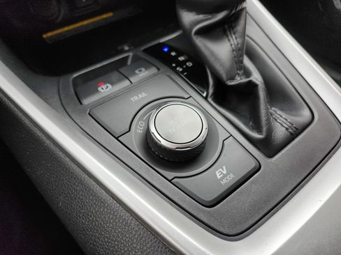 Used 2020 Toyota RAV4 XSE AWD/4WD image 35