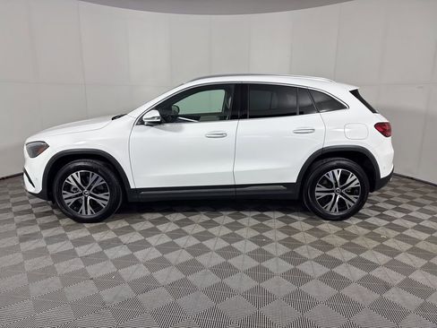 Certified 2025 Mercedes-Benz GLA 250 4MATIC image 2