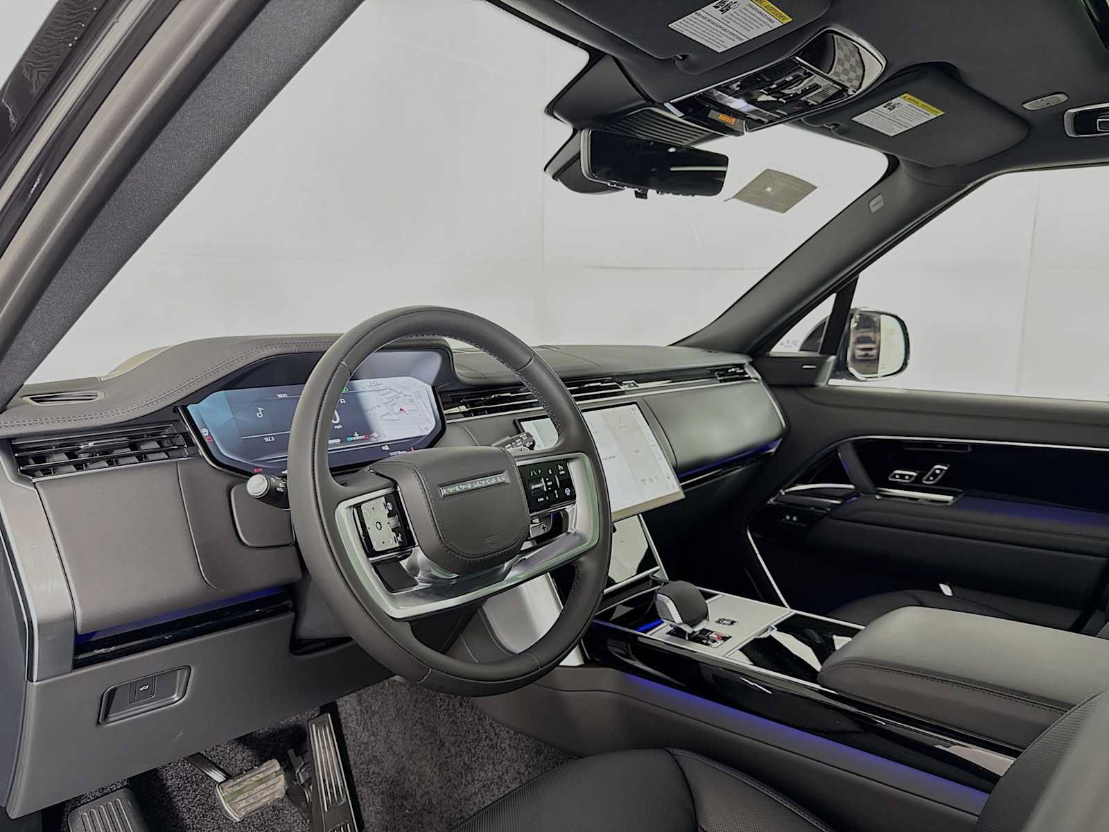 New 2026 Land Rover Range Rover Long Wheelbase SE AWD/4WD image 9