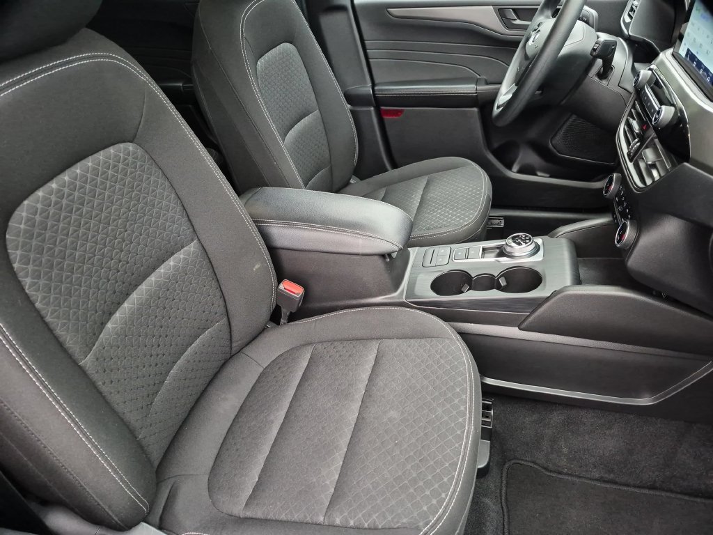 Used 2025 Ford Escape Active AWD/4WD image 31