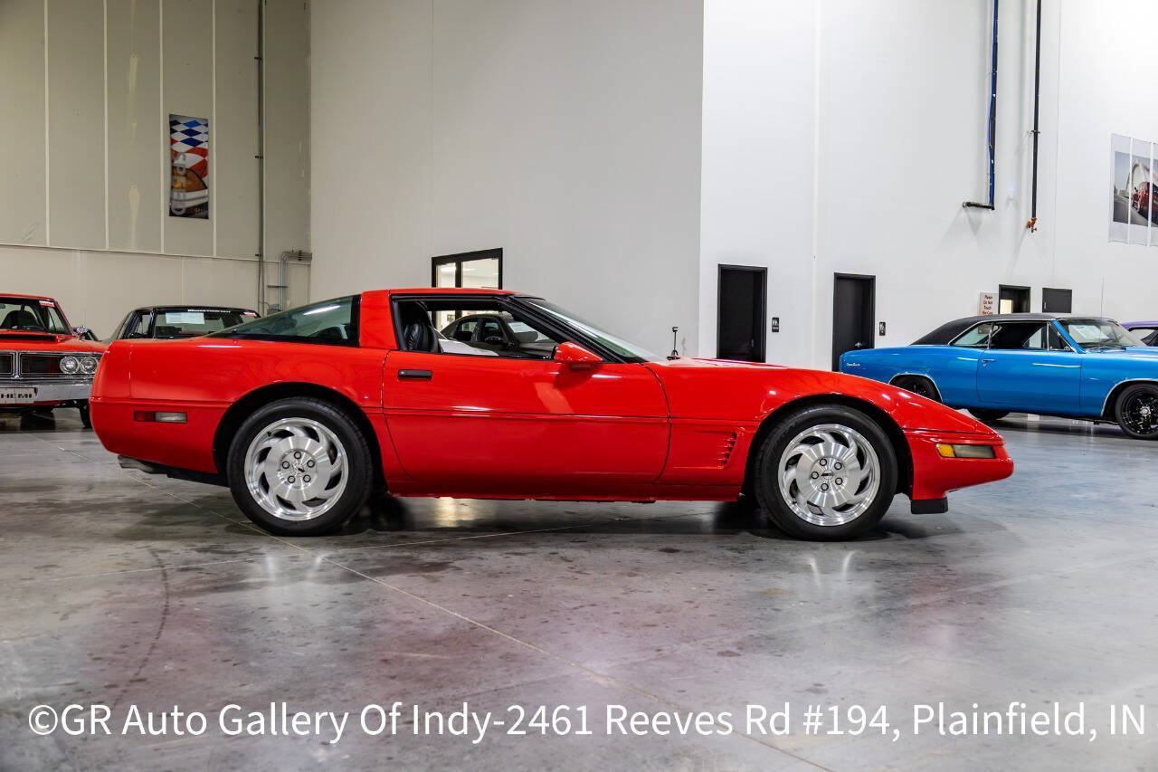 Used 1996 Chevrolet Corvette Coupe RWD image 24