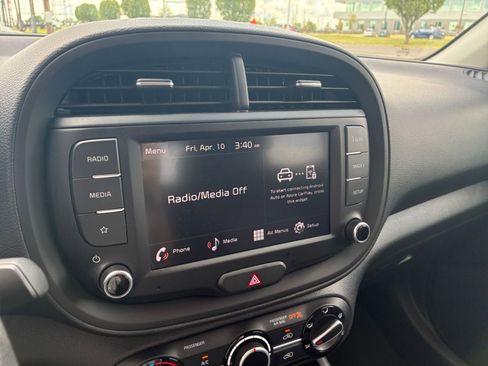 Used 2025 Kia Soul LX w/ LX Technology Package FWD image 20