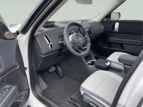 Used 2025 MINI Cooper Countryman S w/ Comfort Package Max image 12
