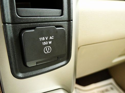 Used 2015 RAM 1500 Laramie w/ Convenience Group image 31