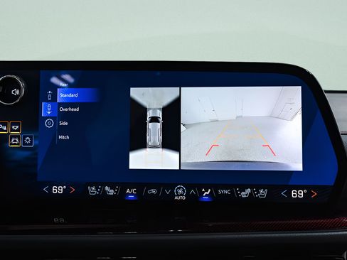 Used 2026 Chevrolet Traverse RS AWD/4WD image 16
