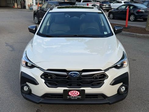 Used 2024 Subaru Crosstrek 2.0i Premium AWD/4WD image 2