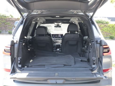 Used 2024 BMW X7 xDrive40i w/ M Sport Package AWD/4WD image 16