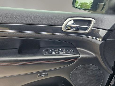 Used 2017 Jeep Grand Cherokee Trailhawk AWD/4WD image 21