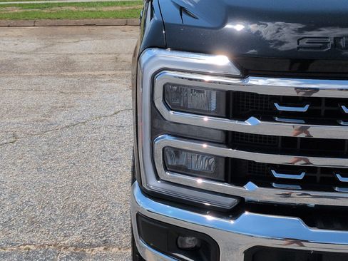 Used 2024 Ford F250 Lariat w/ Chrome Package AWD/4WD image 8