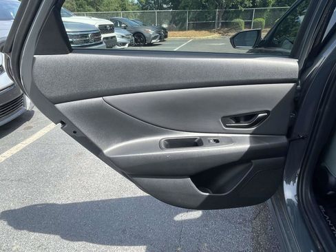 Used 2025 Hyundai Elantra Limited FWD image 14