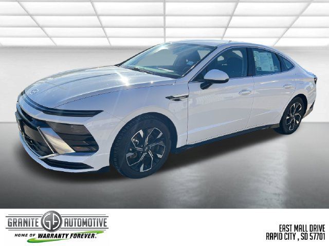 Used 2025 Hyundai Sonata SEL FWD image 1